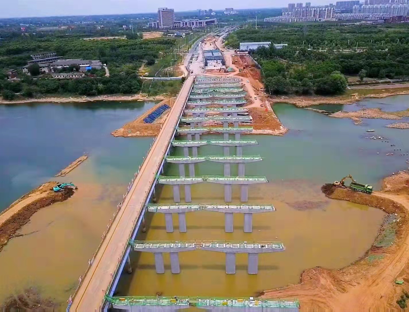 项目动态 | 泾河湾大桥全桥梁板架设顺利完成-陕西省西咸新区泾河新城开发建设（集团）有限公司