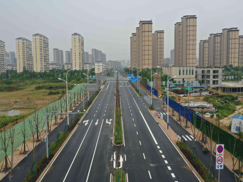 龙河西路（西城路－赤壁路）道路工程顺利完工