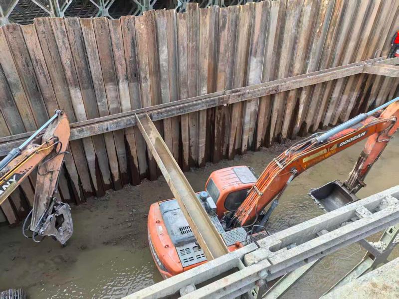 五里墩大桥拆除重建工程老桥拆除顺利完成