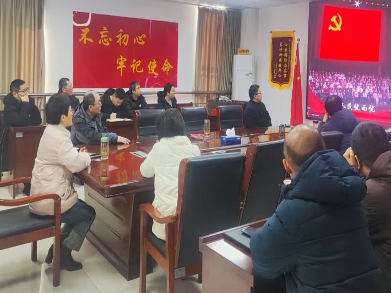 以榜样之炬 筑城市之基--市重点工程处集中观看《榜样10》专题节目