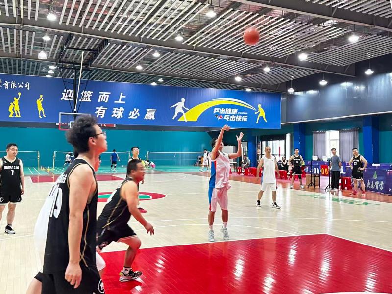 携手攻坚北站建设 同心赛场勇当先锋--市重点工程处联合六安北站项目临时党支部开展篮球友谊赛活动