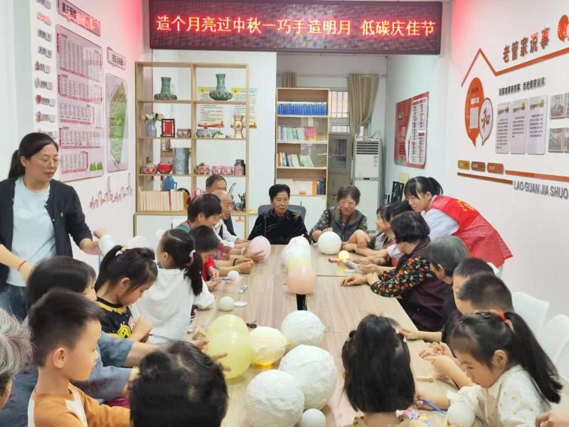 市重点工程处开展“巧手造明月 低碳庆佳节”志愿服务活动